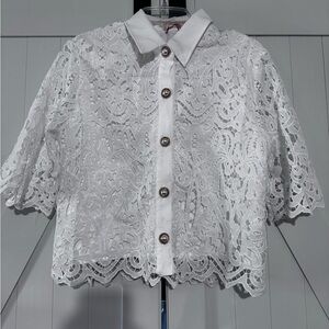 Lace cropped blouse
